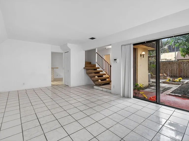 3502 Gardens East Dr #B — Photo 11