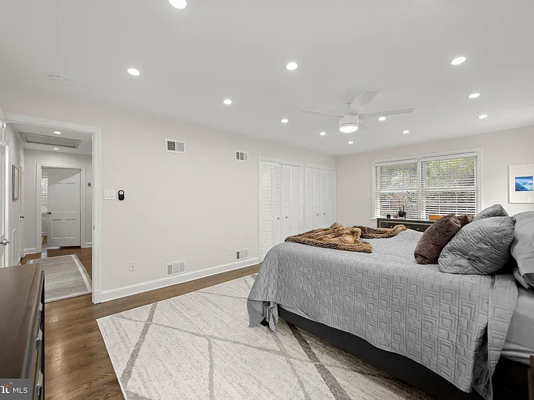 6709 Pemberton St — Photo 23