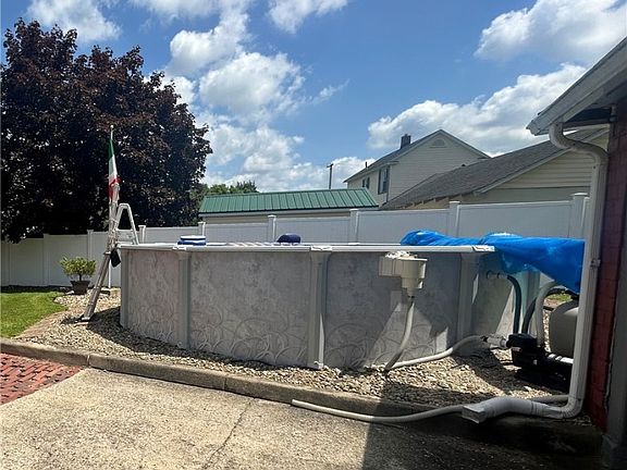 4th image of 2413 Oregon Ave