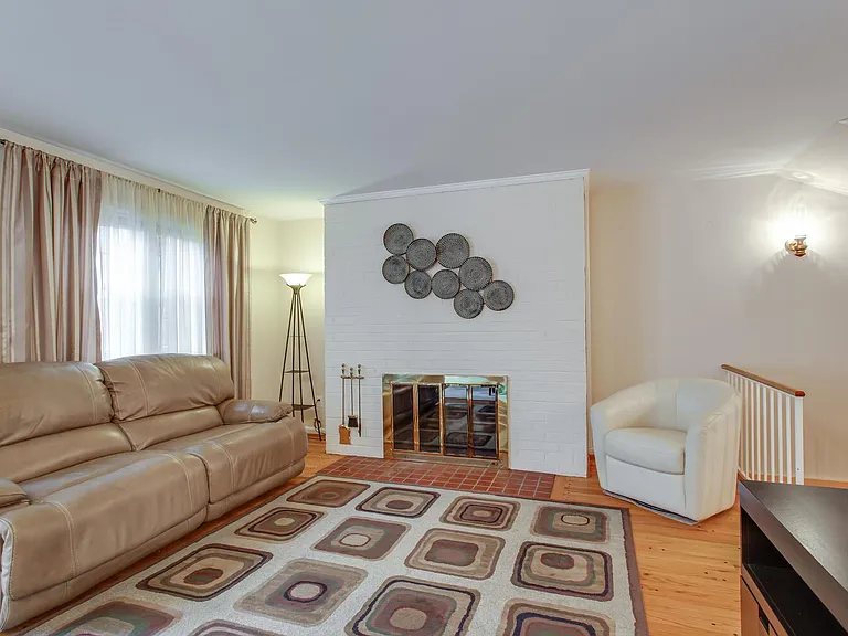 6063 Hardwick Pl — Photo 18