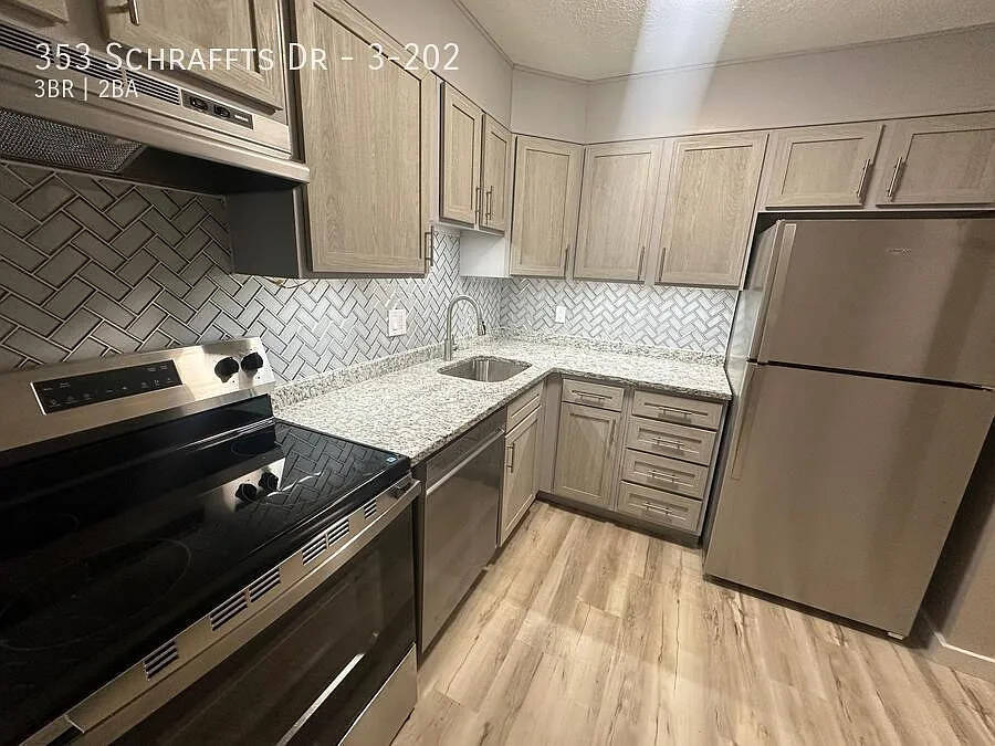 353 Schraffts Dr #3-202