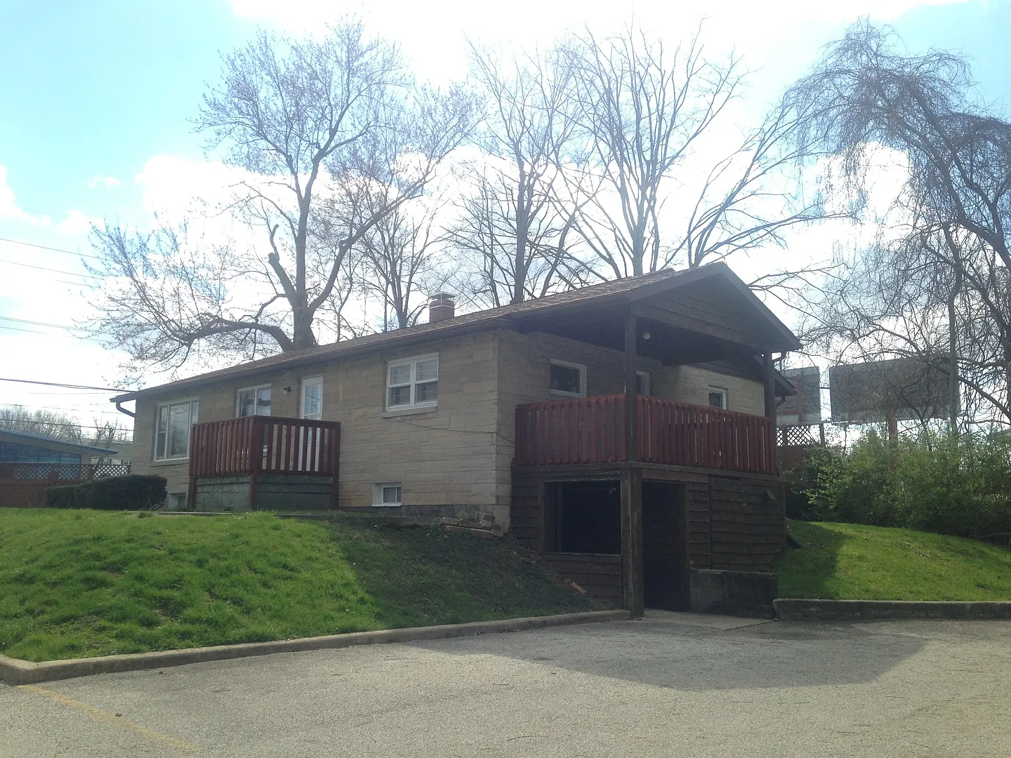 Spacious 5 bedroom, 2 bath house! Available August 2027! — Photo 4