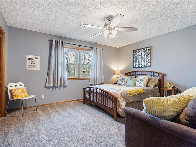37 Churchill Dr — Photo 10