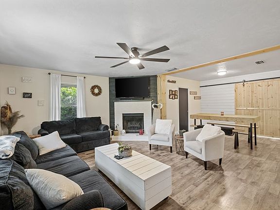 5th image of 3627 Wood Hill Dr