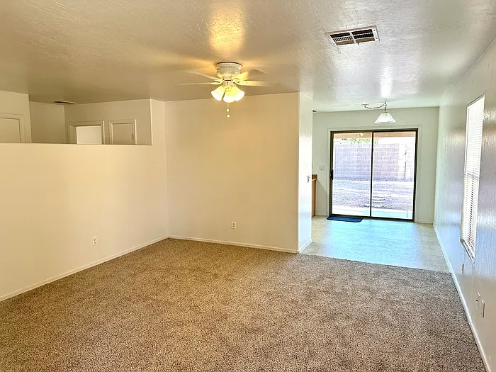 3 bed, 2.0 bath, 1062 sqft, $1,695 — Photo 2
