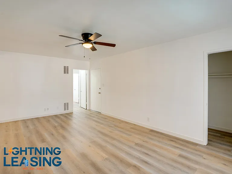 12310 Chandler Blvd #37 — Photo 7