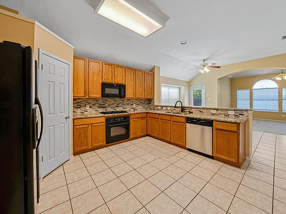 5th image of 3316 Ash Ln