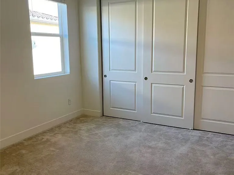19042 Martino Ct — Photo 35