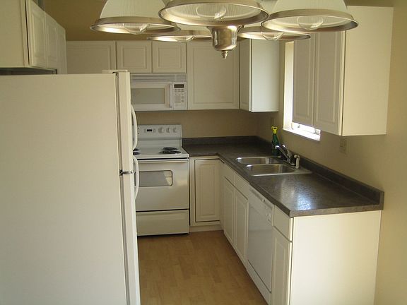 4th image of 228 Babson Dr