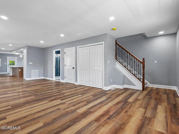 4th image of 14 Van Dorn Street