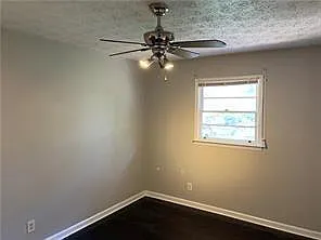2 bed, 1.0 bath, 2736 sqft, $1,200 — Photo 2