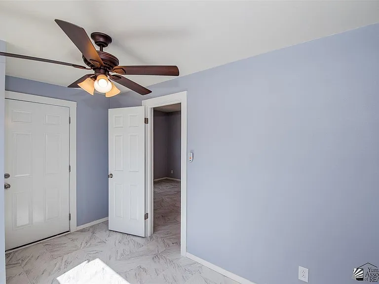 889 W 1st St — Photo 10