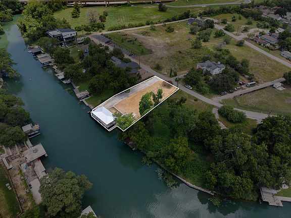 2nd image of 240 Rio Dr