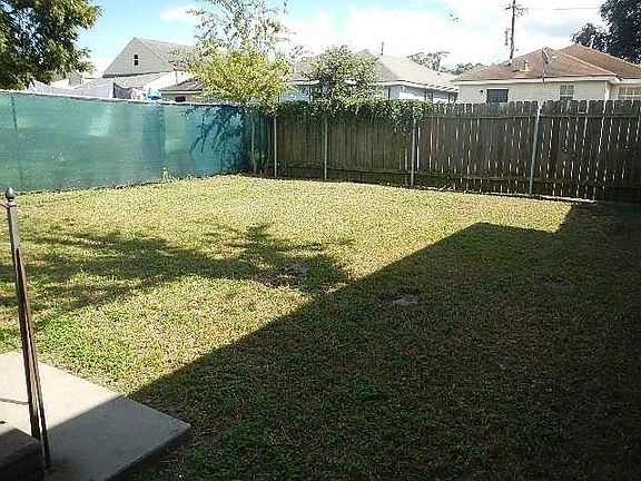2nd image of 2624 Clara St