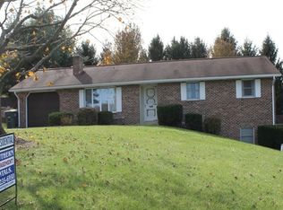 292 Lentzlyn Dr, York, PA 17403