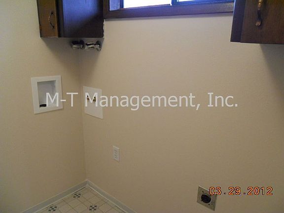 washer-dryer hookup on main fl