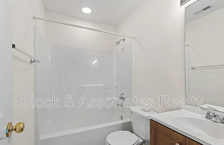 304 Nottinghill Walk — Photo 19