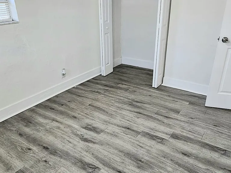 NW 15th Ave — Photo 5