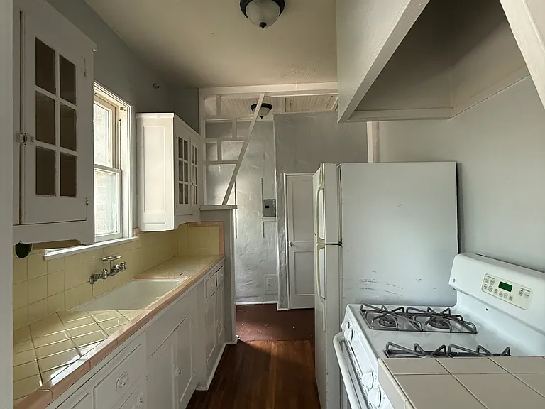 326 W Huisache Ave #11 — Photo 5