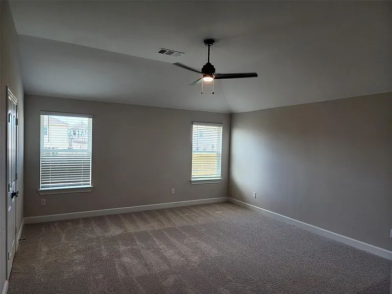 1411 Butler Ave — Photo 17