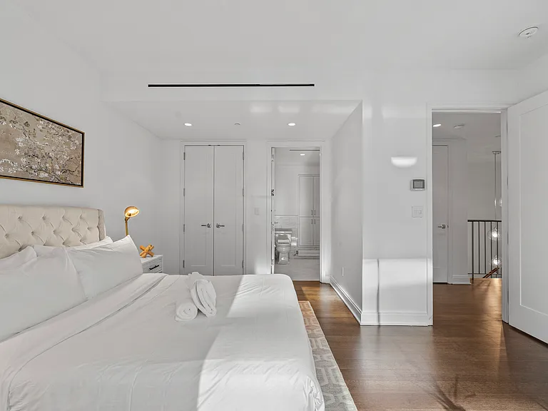 61 5th Ave #2 — Photo 40