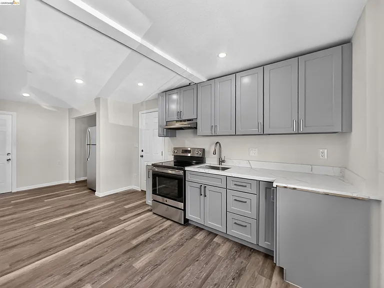 2322 Peachtree Cir #ADU — Photo 6