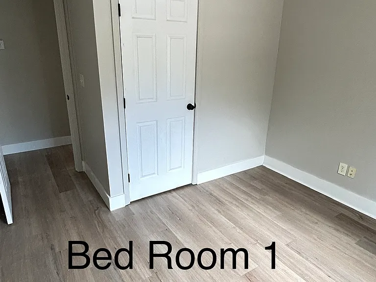 353 Courtenay Ave — Photo 6