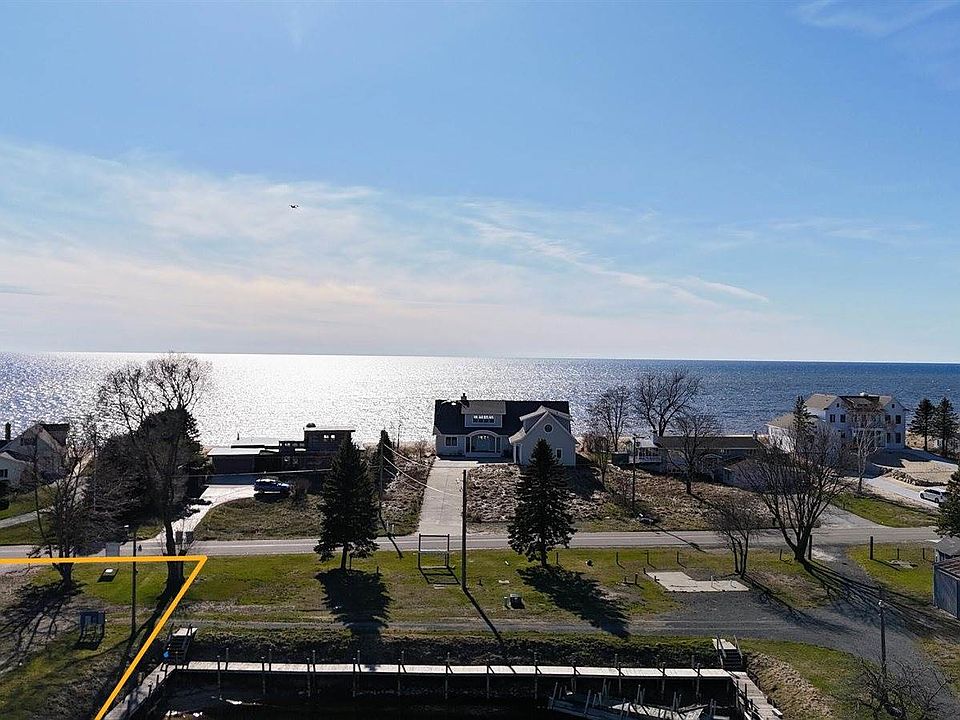 1st image of 846 S Lakeshore Dr #3