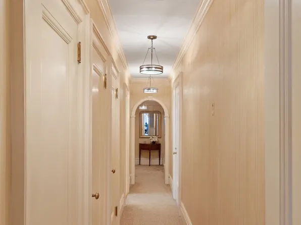 875 Park Avenue image 7 of 11