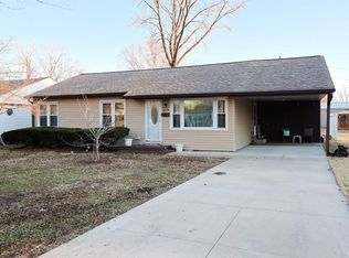 1019 W Bennett St, Salem, IL 62881