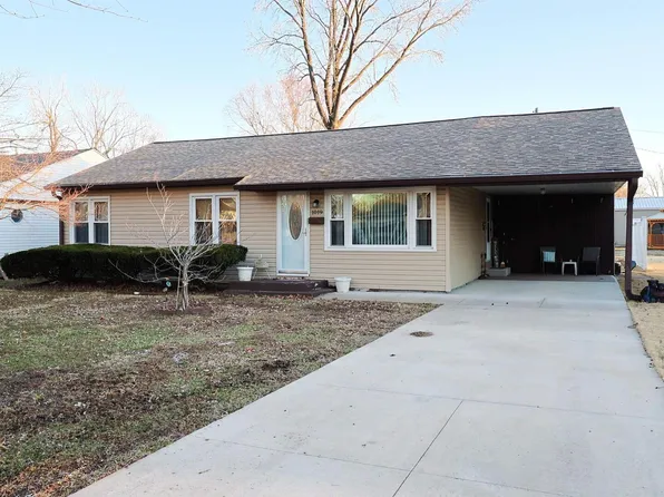 1019 W Bennett St, Salem, IL 62881