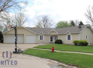 305 Crystal Ct, Sergeant Bluff, IA 51054
