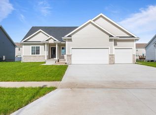 3223 NW 27th Cir, Ankeny, IA 50023