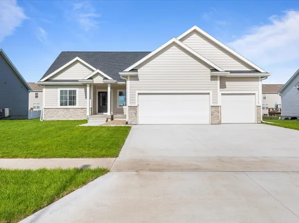 3223 NW 27th Cir, Ankeny, IA 50023