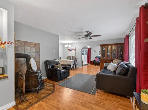6741 Helgesen Rd, Sooke, BC V9Z 0V6