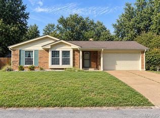 1033 Rutledge Dr, Belleville, IL 62221
