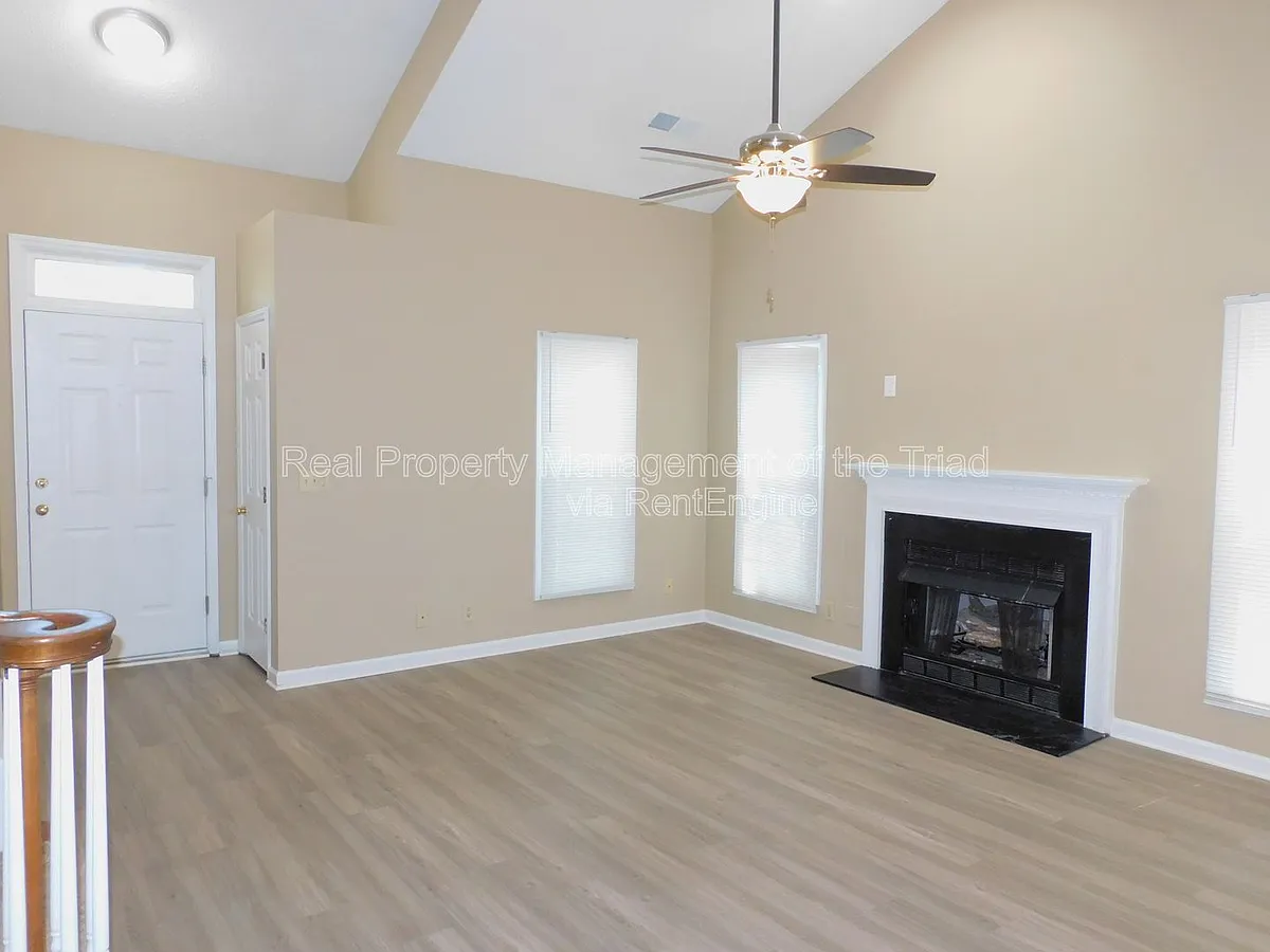 Building Photo - 7185 Avenbury Cir