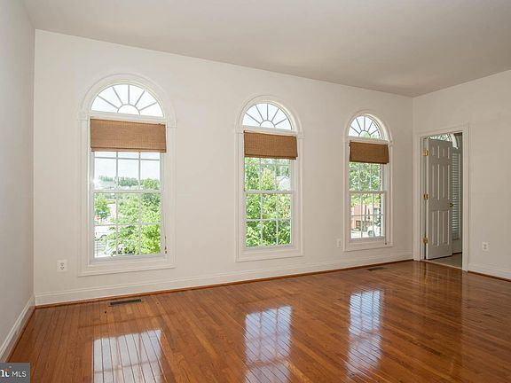 3rd image of 8417 Chaucer House Ct
