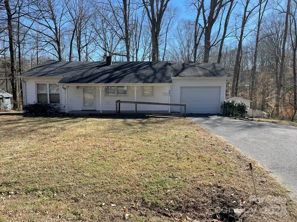 501 Perry St, Troy, NC 27371