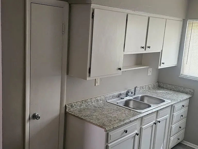 2866 Montana Ave #2 — Photo 5