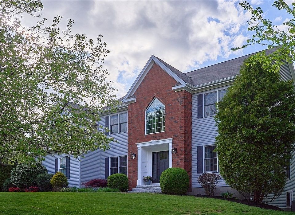 1st image of 6 Trowbridge Cir