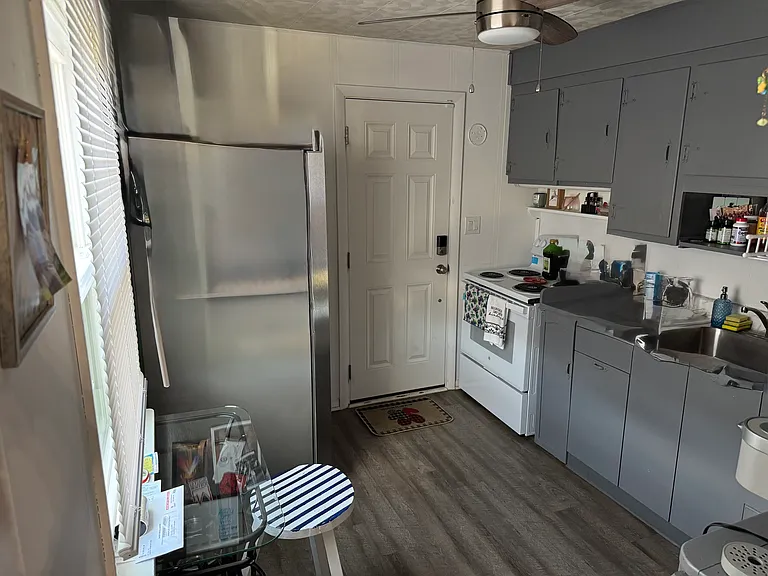 417 Giles Ave — Photo 7