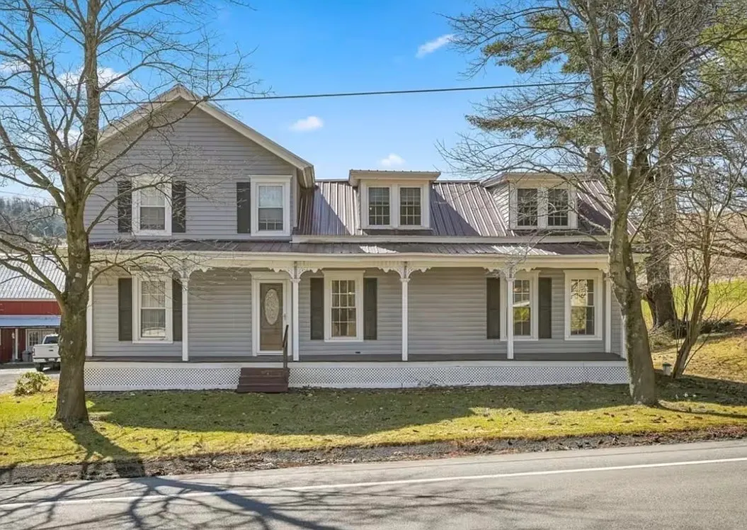 5 bed, 3500 sqft, $3,000 — Photo 1