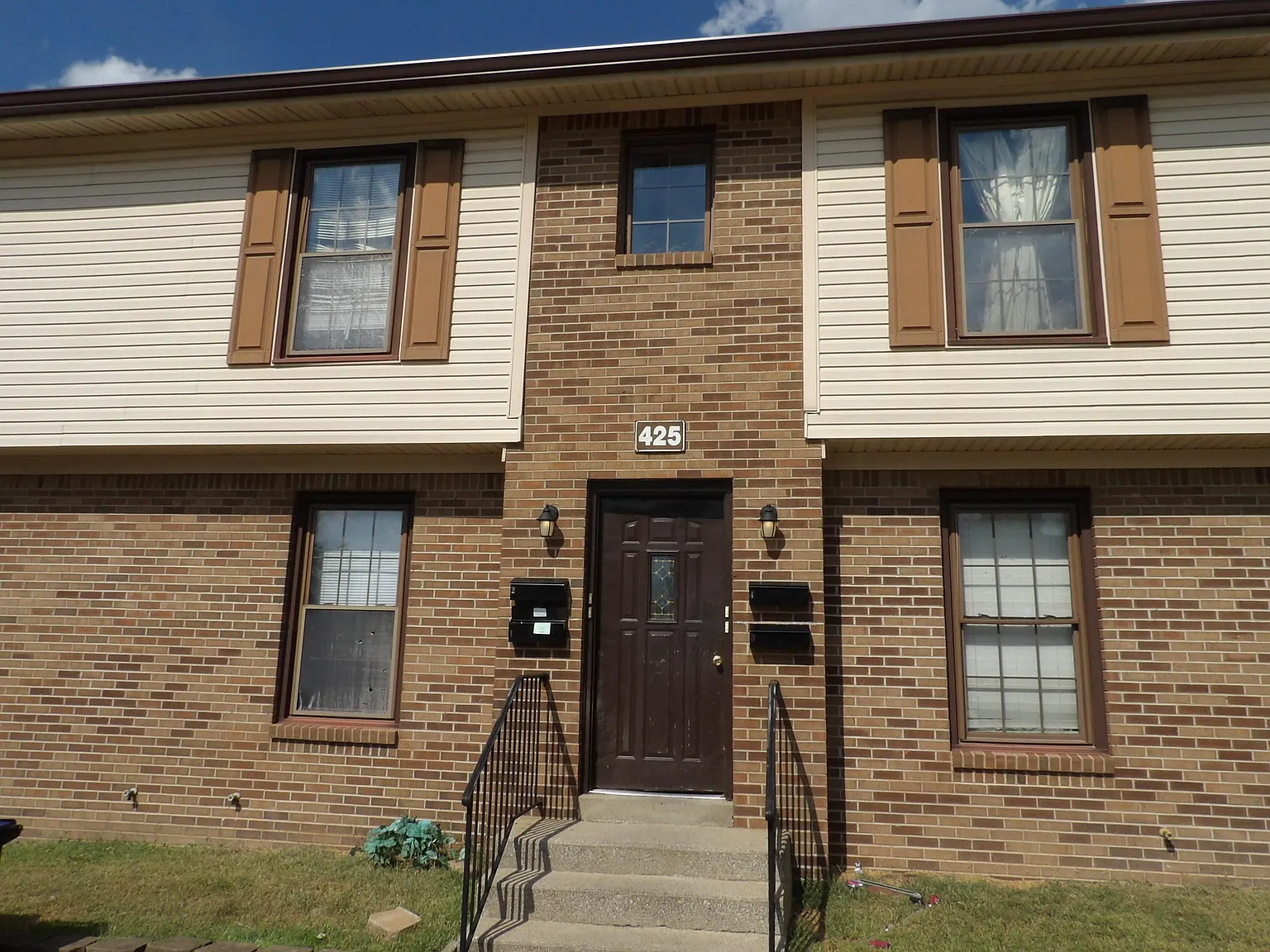 2 bed, 1.0 bath, 975 sqft, $1,025 — Photo 2