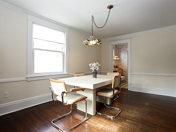 4th image of 34 Oak Ave