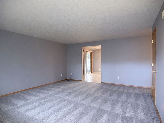 4th image of 7415 NE 64th Cir