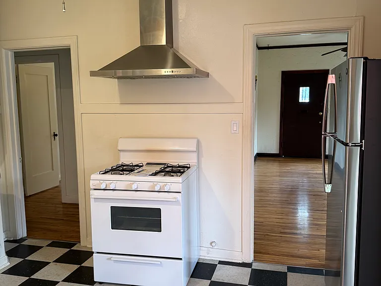 213 W Buffalo Ave #219 — Photo 9