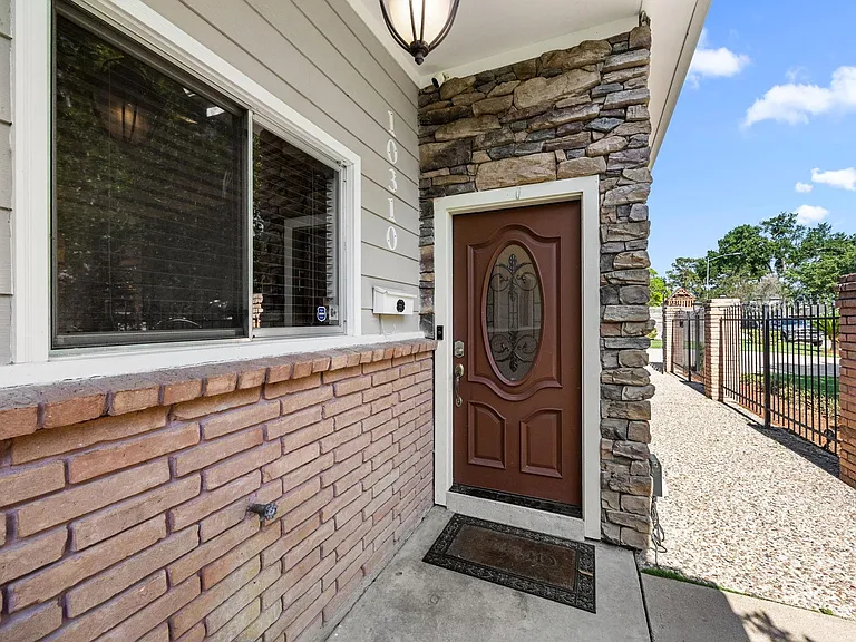 10310 Mayfield Rd — Photo 9