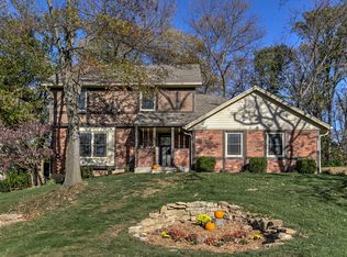 8804 NW Melody Dr, Parkville, MO 64152