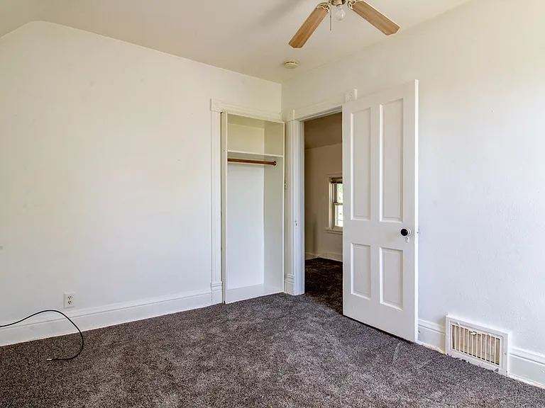 1612 Baxter Ave — Photo 9